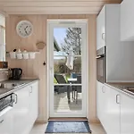 8-person Close To Childfriendly *