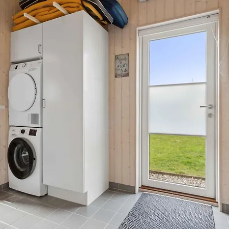 8-person Close To Childfriendly Holiday home *